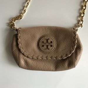 TORY BURCH mini cross body tan leather gold chain